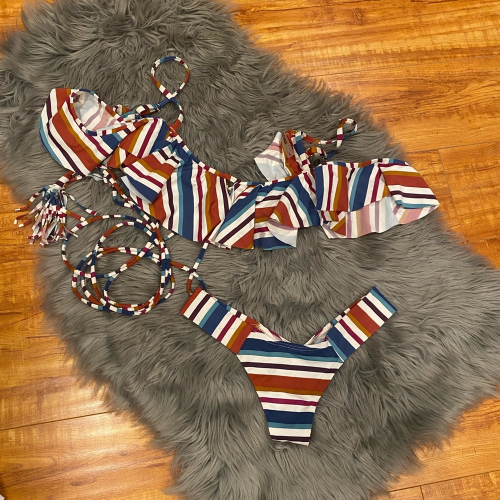 Montce bikini TOP ONLY